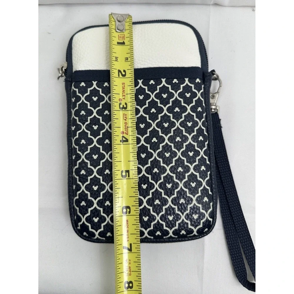 NWOT Disney D Tech Padded‎ Cell Phone And Card Holder Wristlet
